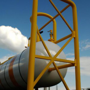 siłownik gazowy do łóżka jak zamontować